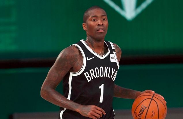 他早早饱受 他早早饱受